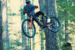Video: A Flat-Out Enduro Bike Lap with Dane Jewett