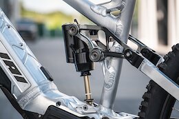 Intend Introduces New Hover Monocoque Air Shock