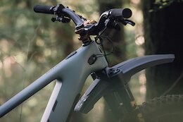 Fox Announces Crown-Mounted Fender for the Podium Fork