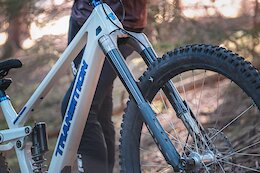 First Look: Intend Flash 38 USD Fork & Smooth Operator Compression Valve