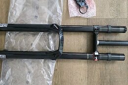 How Did an Unreleased Next-Generation RockShox Boxxer End Up on eBay?