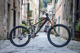CDuro’s New Shremeeq High-Pivot Enduro Bike is Woven by Robots