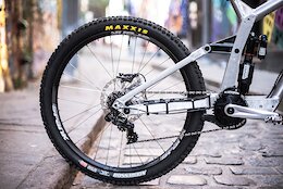 A Closer Look at Adrien Loron’s BIXS DH Prototype