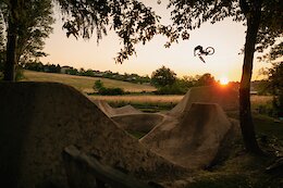 Video: Jérémy Berthier Celebrates the Art of Dirt Jumps in “Dirty Hands”