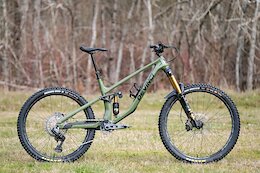 Review: 2026 Devinci Spartan – A Canadian-Made Aluminum Beast