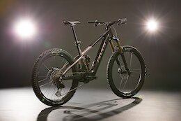 First Look: Pivot Shuttle AMP’d with Avinox’s M2S Motor