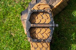 The Crankbrothers Stamp EVO is a Comically Large Flat Pedal