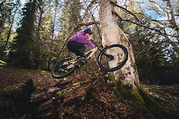 Video: Joe Barnes’ New Hope HB.916 is a Carbon Fiber Leopard