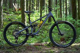 First Ride: Chromag’s New Throwdown is a 170mm Bike Park Smasher