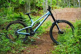 Review: One Year With the High-Pivot Canyon Sender CFR DH Bike – Fast & Refined