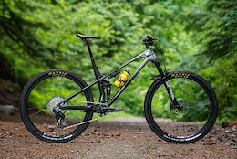 Review: The Forbidden Reya Throws Conventional XC Geometry Out the Window