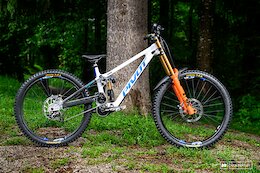 Bike Check: Dylan Maples' Modified Pivot Phoenix