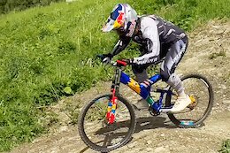 Video: Finn Iles Takes a Vintage MTB for a Lap of Schladming’s DH Trails
