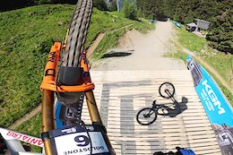 Video: Jackson Goldstone’s Flat Out Practice Lap POV from the Lenzerheide DH World Cup