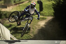 Antoine Rogge Shares Injury Update After “Massive Slam” in Q1 at the La Thuile DH World Cup