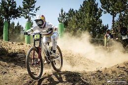 Video: Getting Loose at the Andorra World Cup with Vali Höll