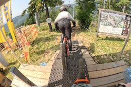 Course Preview: Jucy Jenkins & Tess van Weerdhuizen Ride the iXS EDC #5 in Szczyrk