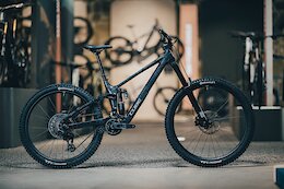 First Look: Cube Goes High-Pivot With the New Fritzz Enduro Bike