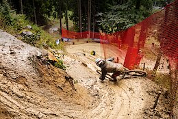 Video: Measuring the Les Gets Jumps & Preparing to Tackle a Wet Race Course