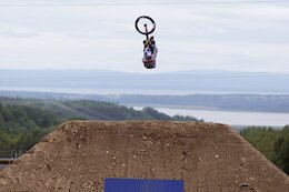 Video: First Practice at the Crankworx Mont-Sainte