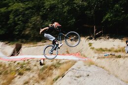 Video: Sibling Rivals Ffi & Morg Pickstock