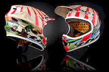 THE full face DH-405 helmet