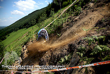 Roosting the berm at the British downhill series

www.flickr.com/thomasgaffney