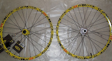 2010-2011 Mavic Deemax Ultimate Wheels - Sorry for stolen pictures + My parts that i already have.