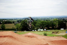 Tuck No hand on the racing Step up
