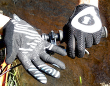 SixSixOne Raji Gloves