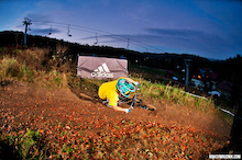 Arek teamed up with maxo.ownlog.com to shred last days of Autumn on his DH rig! Would love to be back in the mountains