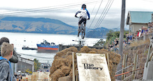 Video: Urban DH Action From NZ