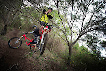 COMMENCAL Insiders - Remy and Nico in New Caledonia, Part 1