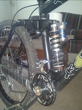 Just a better(?) picture of the crank setup and rear shock. Shock is a 2003 Fox Vanilla RC.