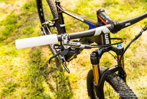 New XTR brakes are lighter and feature carbon levers. The Team Elite also has 3T carbon bars and stem.