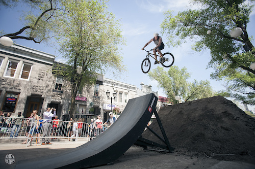 360 - Photo: Andy Vathis // https://www.flickr.com/photos/andyvathisphoto/