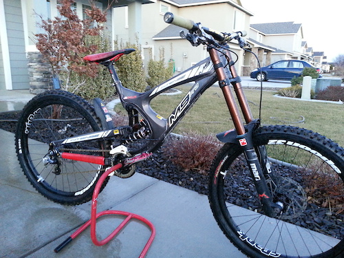 My baby with new Marzocchi 380 Ti forks and Moto Cr2 rear shock. By far the best suspension I have ridden.