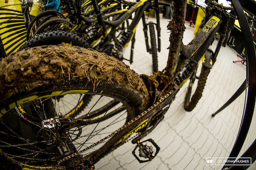 Thirion's Commencal V4 after the course preview. That soil looks quite horrifically sticky.