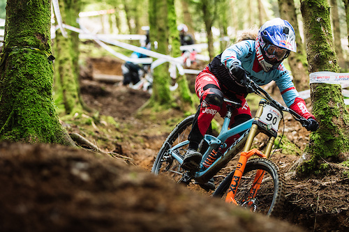 With Tahnée Seagrave closing the gap on Rachel Atherton's dominance at Lenzerheide, she is riding with a point to prove on home turf. Riding the steep drop with more poise than most of the mens field, she will be hard to beat on race day.