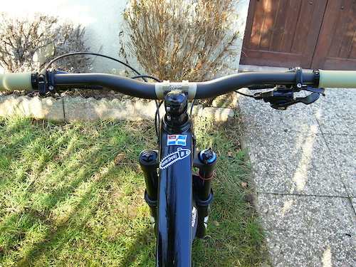 Turner RFX Large - 13.4kgs
First pics before my first ride, winter sun