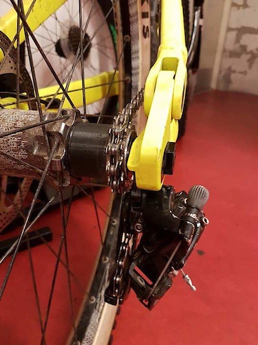 Single speed setup. Three cogs, barrel adjuster. 3D printed cassette spacer from hairy g