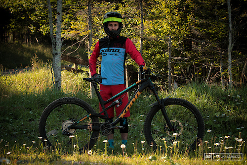 flag bike rev