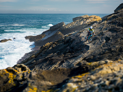 Riding on the coast never disappoints, especially if there are good waves. 

Www.basquemtb.com