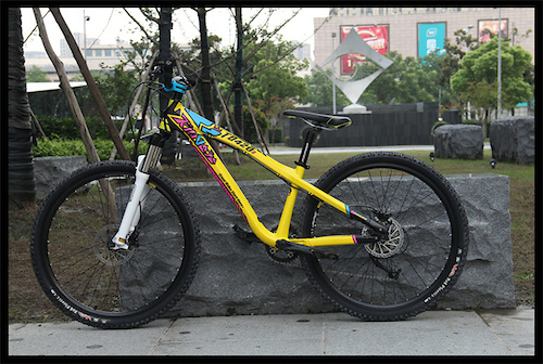 kinesis dirt jump