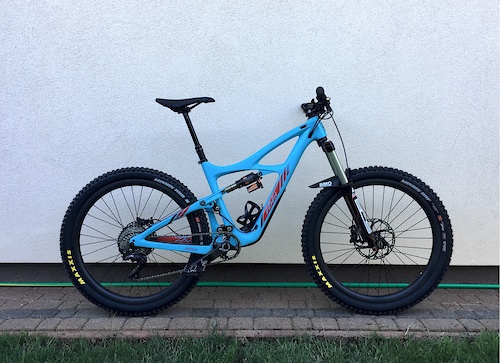 Ibis Mojo HD3 frame, Bos Deville fork, Bos Kirk shock, Industry Nine hubs with 26" spokes with 27.5 Nextie AM rims