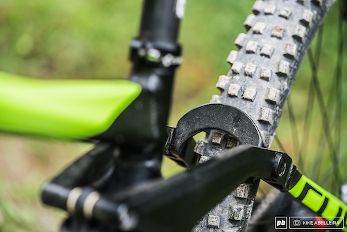 Cube Stereo DH 29 Review - seatstay brace