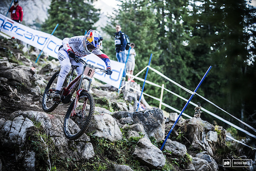 Myriam Nicole had a disrupted season after her Val di Sole crash. She ended up in 3rd albeit less than a second from 2nd placed Tahnee Seagrave.