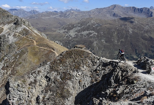One of the trails with the Best views in Europe for shure!

Don’t look down and let go!

#BeschdeLeben