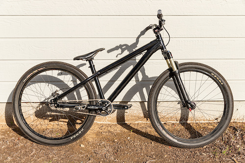 2009 Santa Cruz Jackal w Chris King bits For Sale