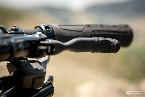 Florian Nicolai's Canyon Strive - a little extra grip on the Code levers